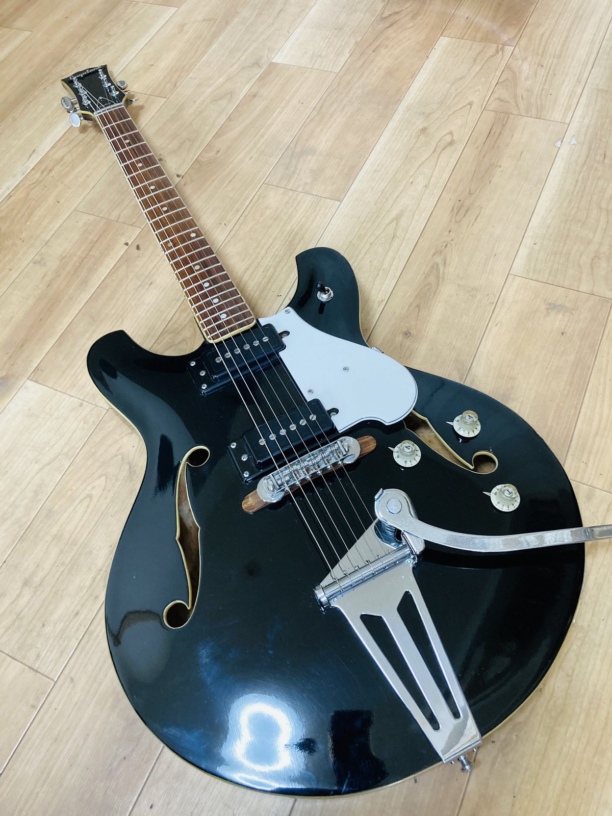 Guyatone エレキギター 黒 セミアコースティック