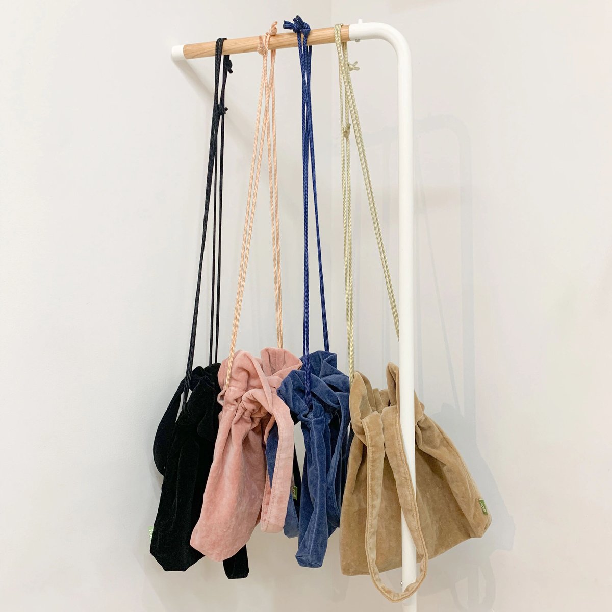 お纏めリクエスト＊ロラライハリス♡ベルベット、ベロアの巾着バッグ2点 fit=scale-down,w=1200