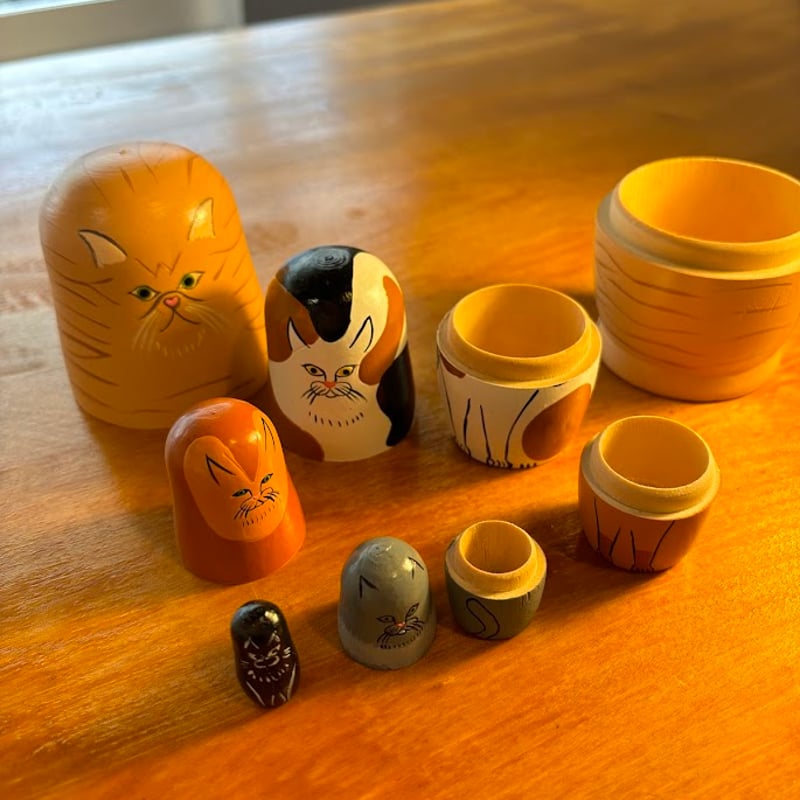 マトリョーシカ 猫 | 猫雑貨店と猫ラベルの酒店 3匹の猫