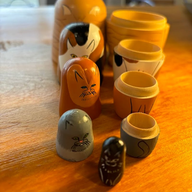 マトリョーシカ 猫 | 猫雑貨店と猫ラベルの酒店 3匹の猫