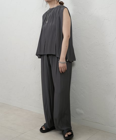 Vintage　crepe de Chine sleeveless blouse