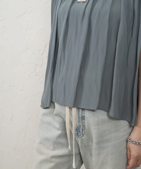Vintage　crepe de Chine sleeveless blouse