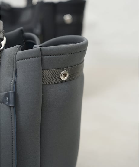 Liren別注カラー　Neoprene wide tote bag 【26ss】残り僅か！