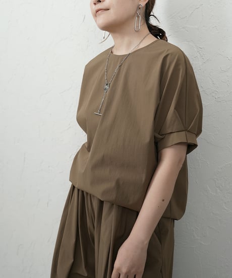 Cool touch fabric  blouse【beige,charcoalラスト2点】
