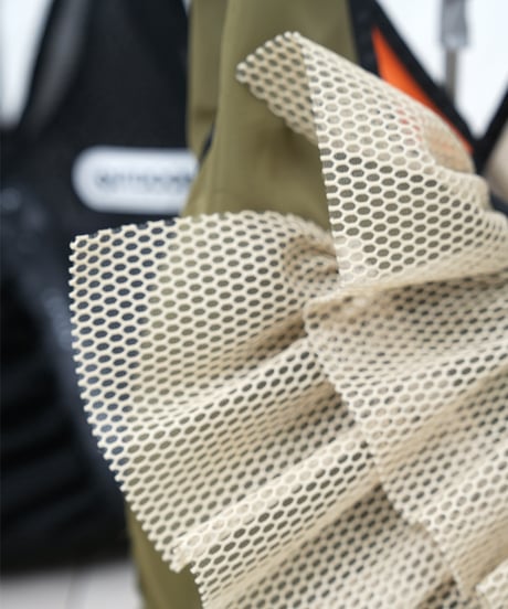 Frill mesh triangle　bag 残りわずか！