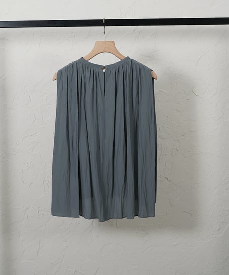 Vintage　crepe de Chine sleeveless blouse