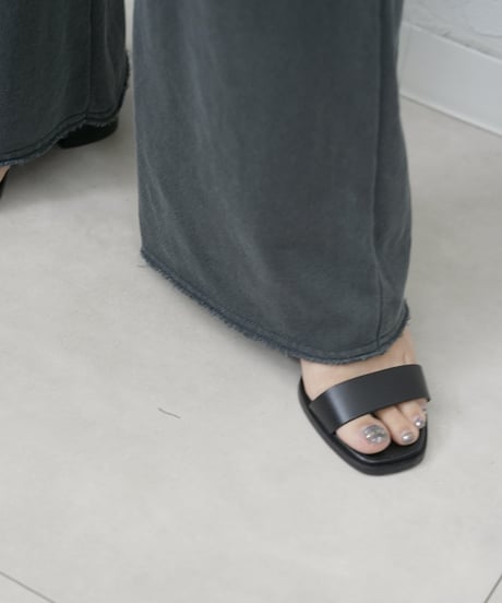 Easy sweatpants 残り僅か！