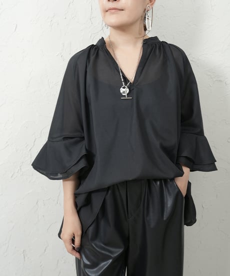 ２WAY frill blouse