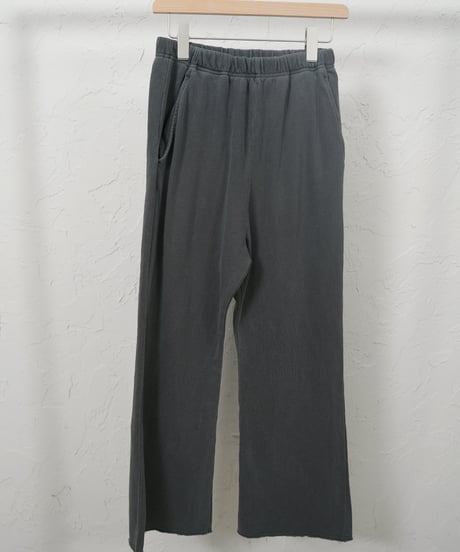 Easy sweatpants 残り僅か！