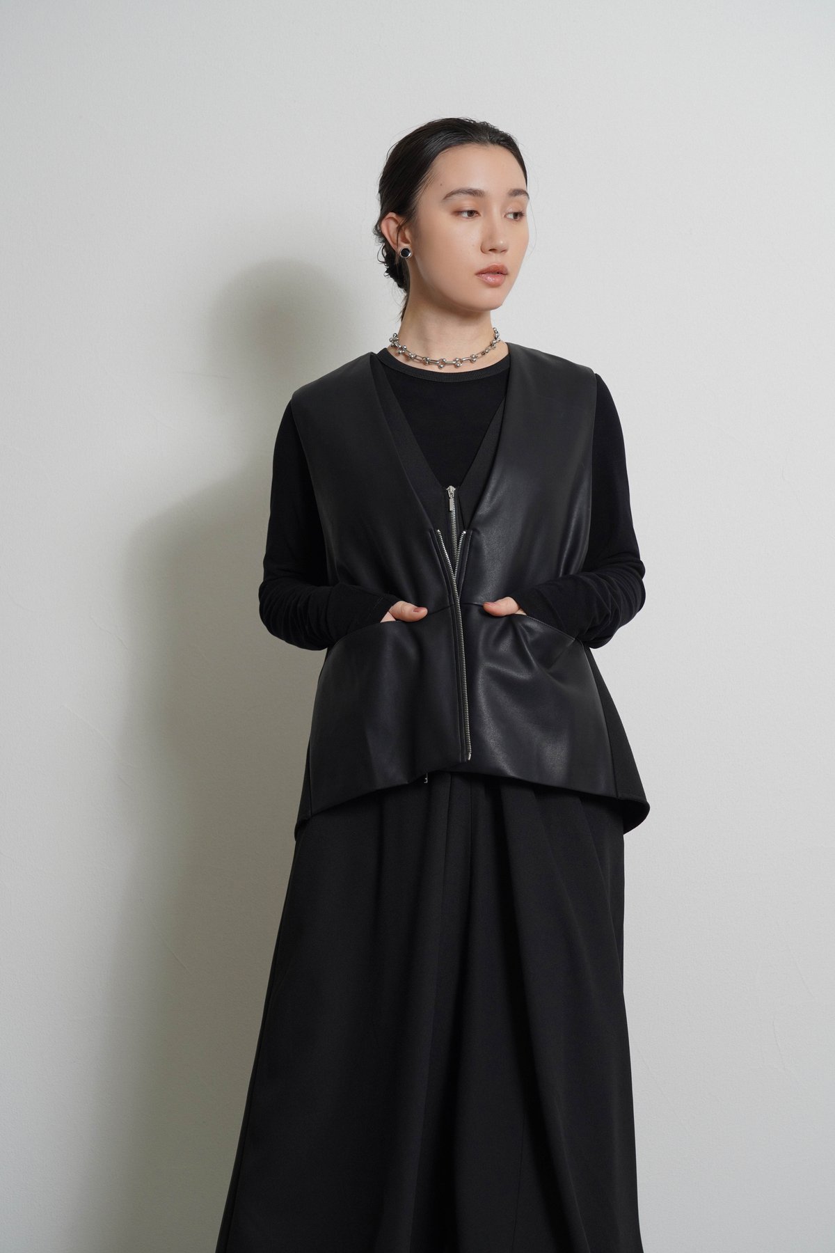 CYAN tokyo】 ご予約 ヴィーガンレザーフレアベスト | select shop CYAN tokyo】 ご予約 ヴィーガンレザーフレアベスト | select shop