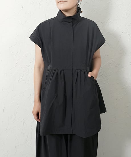 Stretch  nylon　ZIP vest　【ラスト2点】