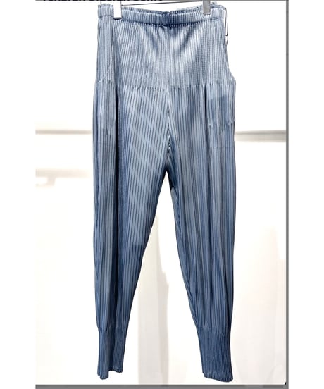 【MAISON MAVERICK PRESENTS】数量限定！Tapered Pleated Pants