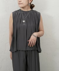 Vintage　crepe de Chine sleeveless blouse
