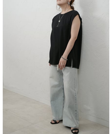 Cool touch tack sleve pullover