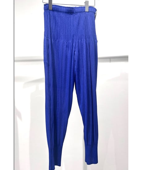 【MAISON MAVERICK PRESENTS】数量限定！Tapered Pleated Pants