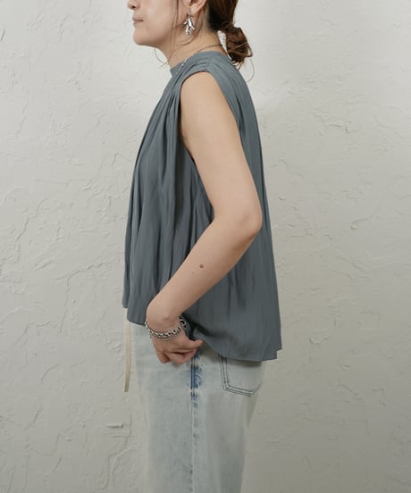 Vintage　crepe de Chine sleeveless blouse