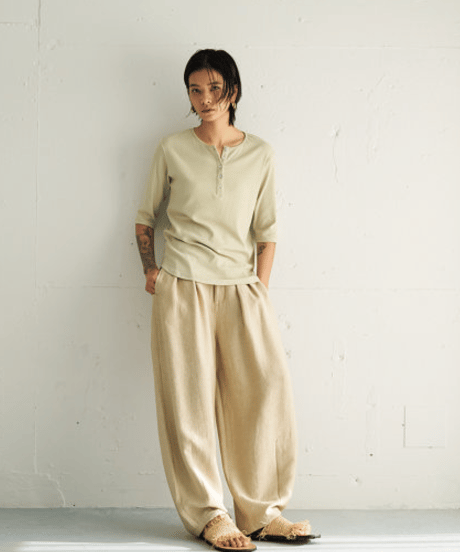 HENRY NECK TEE