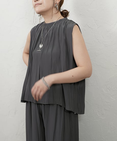 Vintage　crepe de Chine sleeveless blouse