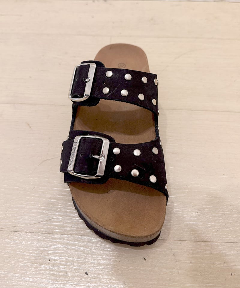 未使用に近い！ALAIA スタッズサンダル 未使用に近い！ALAIA スタッズサンダル