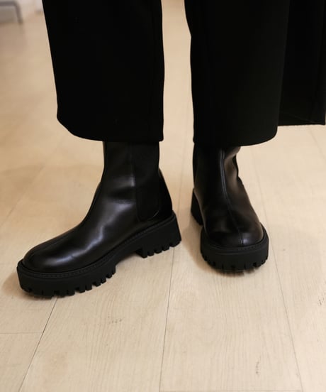 【NOIRS&co】　 Cow leather　back zip side gore boots 60001