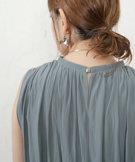 Vintage　crepe de Chine sleeveless blouse