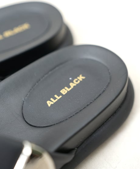 【ALL BLACK】   クッションマジックテープポイントサンダル　ラスト1点❗️