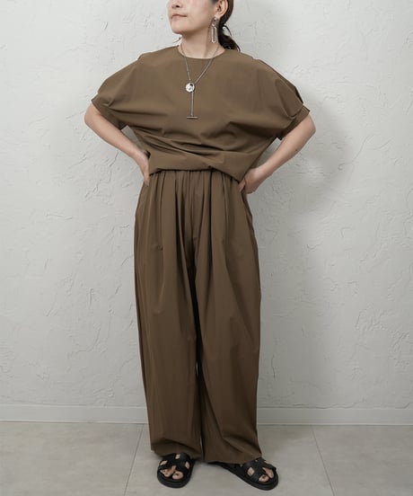 Cool touch fabric  blouse【beige,charcoalラスト2点】