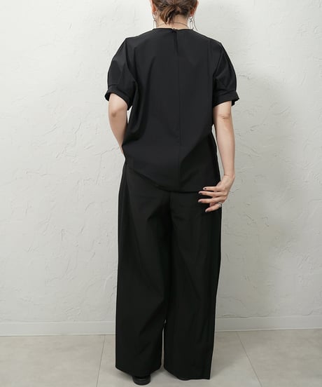 Cool touch fabric  blouse【beige,charcoalラスト2点】