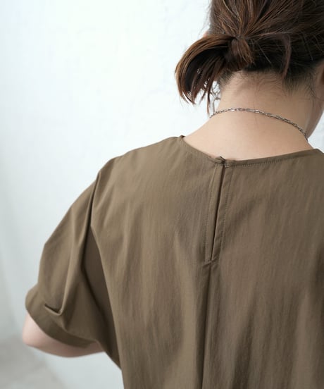 Cool touch fabric  blouse【beige,charcoalラスト2点】