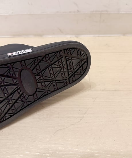 【ALL BLACK】   クッションマジックテープポイントサンダル　ラスト1点❗️