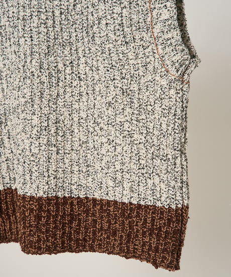 【YENN】　ご予約  BI COLOR KNIT VEST