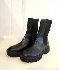 【NOIRS&co】　 Cow leather　back zip side gore boots 60001