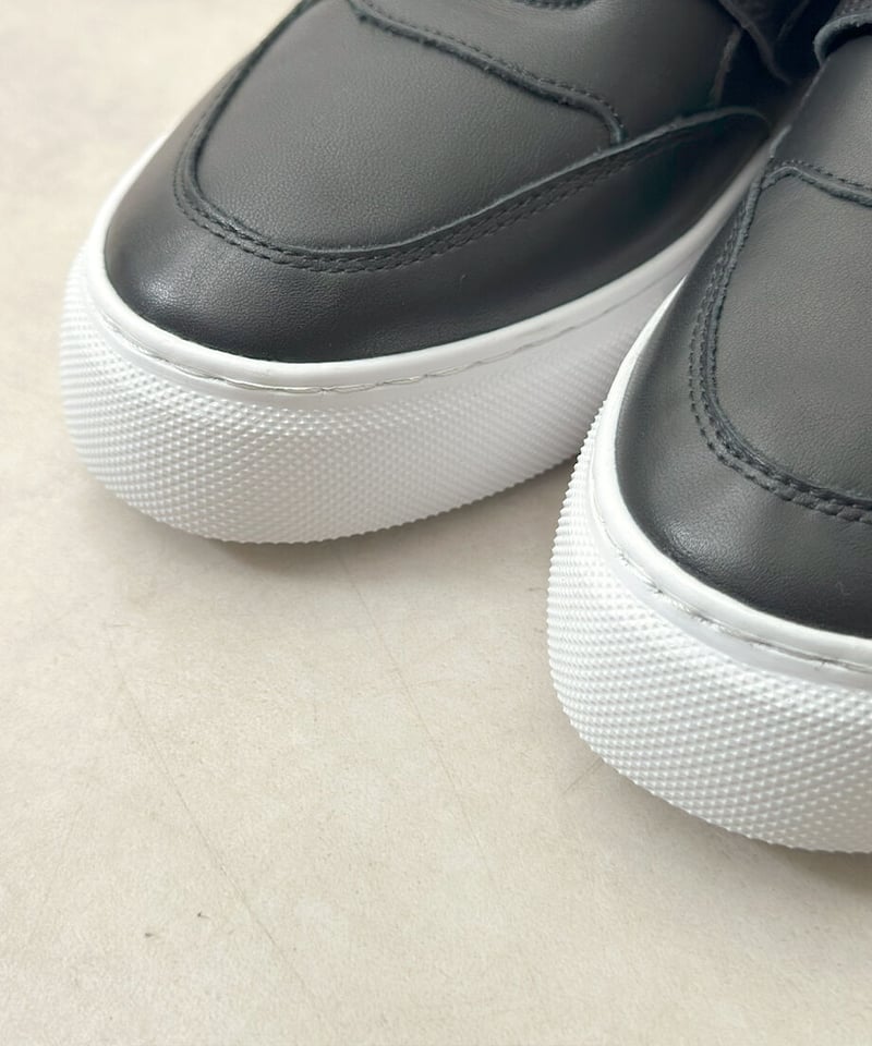 MAISON MAVERICK PRESENTS】Touch strap sneakers