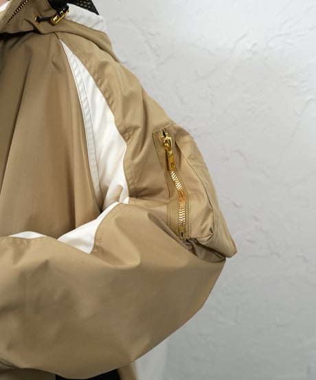 Color scheme　mesh blouzon