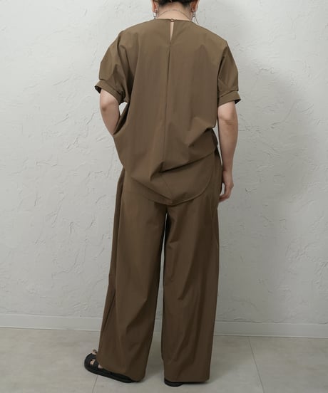 Cool touch fabric  blouse【beige,charcoalラスト2点】