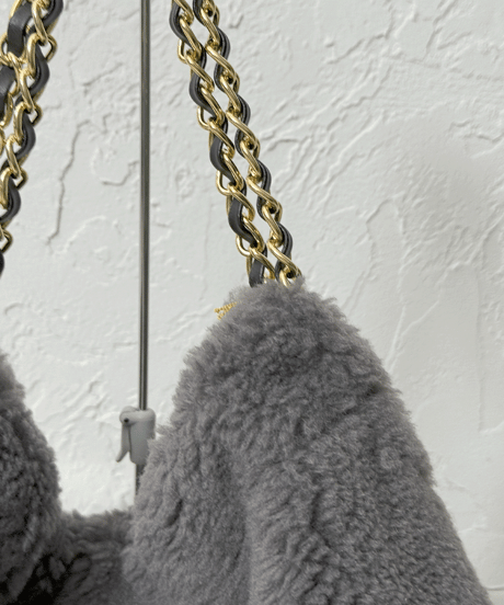 【VIOLAd'ORO】Mouton eco fur chain tote bag
