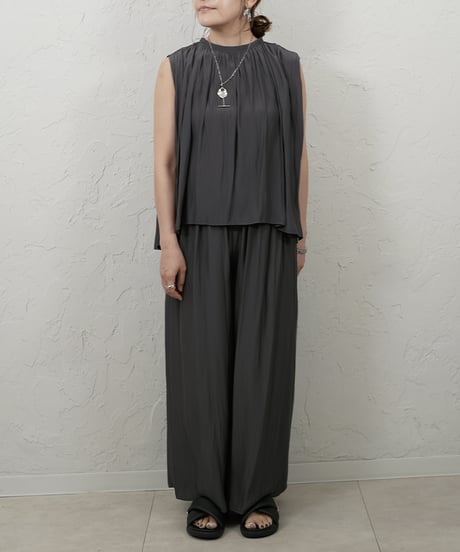 Vintage　crepe de Chine sleeveless blouse