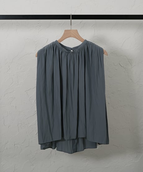 Vintage　crepe de Chine sleeveless blouse