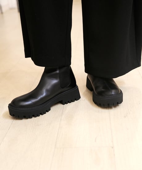 【NOIRS&co】　 Cow leather　back zip side gore boots 60001