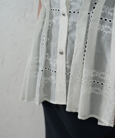 Tuck waist race blouse