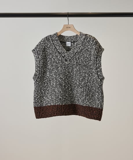 【YENN】　ご予約  BI COLOR KNIT VEST