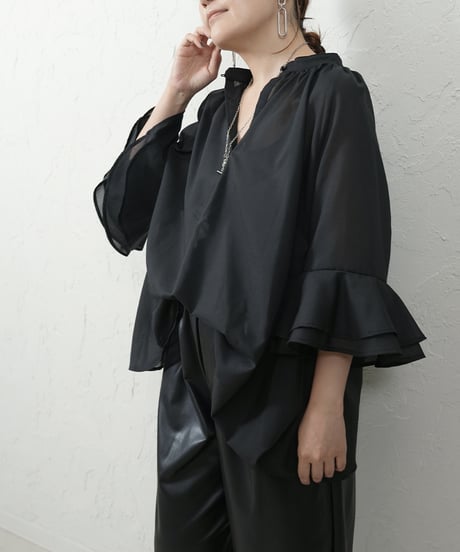 ２WAY frill blouse