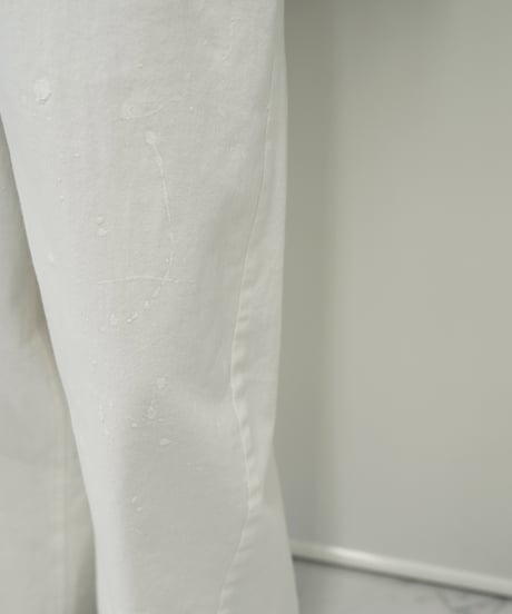 【ayane】　ご予約  ホワイトデニムバレルレッグペイント加工パンツ【レギュラー丈】