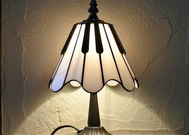 い50ステンドグラスランプ 卓上スタンド 卓上照明 楽天市場】A016811高級ステンドグラスランプ ．卓上スタンド 豪華