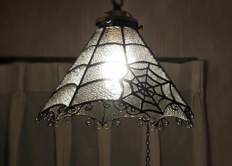 蜘蛛の巣ランプ ステンドグラス 照明 ペンダント クモ ハロウィン