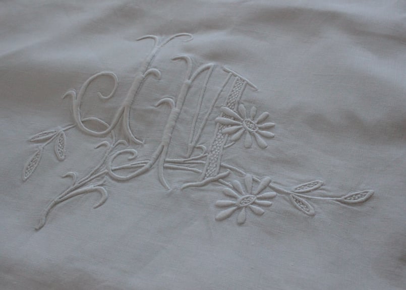 アンティークフランス 花文字モノグラムＥＣ手刺繍 リネンラージクッションカバー 手刺繍 アンティークモノグラム刺繍リネンクッションカバー