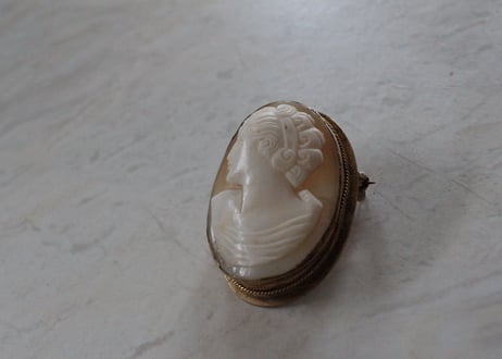 【F】Antique Shell Cameo Brooch