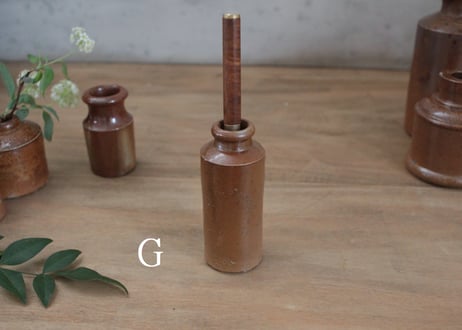 イギリスの陶器インク瓶（数量4）F・G・H・I