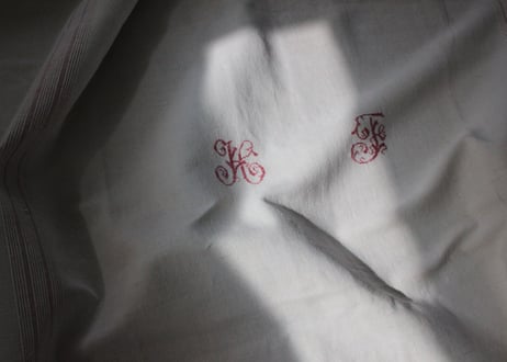 France Antique 赤ラインの大判シート/MONOGRAM "HF"