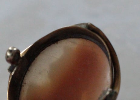【K】Antique Shell Cameo Brooch